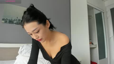 Lia online show from 11.25.25