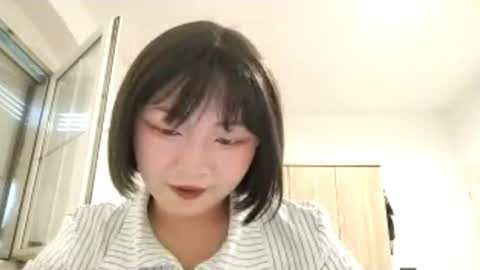 Snapshot of libbiepostlethwaite chatting on 07.17.26 Molly online show from 07.17.26