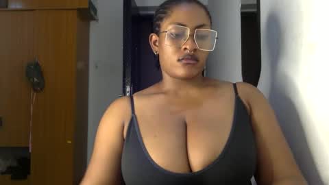 Snapshot of lick_my_pussyyy226651 chatting on 12.28.24 caira online show from 12.28.24