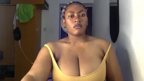 Snapshot of lick_my_pussyyy226651 chatting on 02.14.25 caira online show from 02.14.25