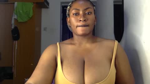 Snapshot of lick_my_pussyyy226651 chatting on 02.14.25 caira online show from 02.14.25