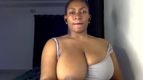 Snapshot of lick_my_pussyyy226651 chatting on 10.10.25 caira online show from 10.10.25
