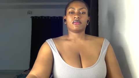 Snapshot of lick_my_pussyyy226651 chatting on 10.11.25 caira online show from 10.11.25