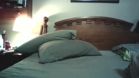 Snapshot of lickmysnowballs chatting on 10.31.25 lickmysnowballs online show from 10.31.25