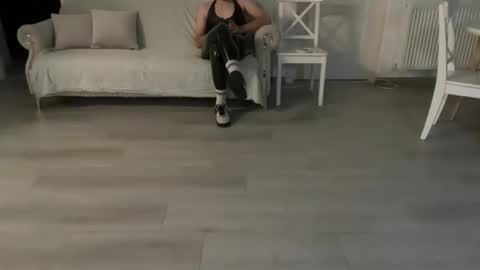 Snapshot of liferacw chatting on 10.24.25 SofieXxxDoll online show from 10.24.25