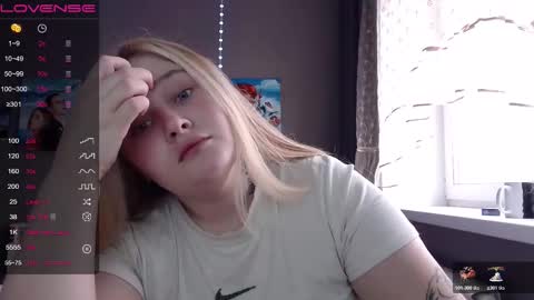 light_lunaa online show from 10.26.25