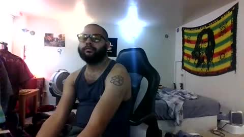 lightskinned666 online show from 10.31.25