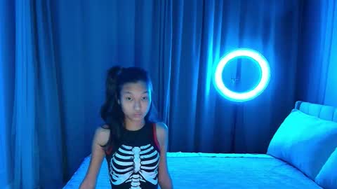 Snapshot of lihnpham chatting on 11.18.25 Lihn Pham online show from 11.18.25