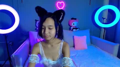 Snapshot of lihnpham chatting on 12.14.25 Lihn Pham online show from 12.14.25