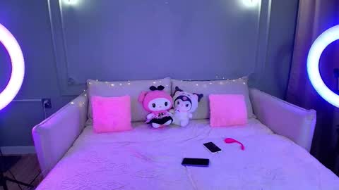 Snapshot of lihnpham chatting on 12.23.25 Lihn Pham online show from 12.23.25