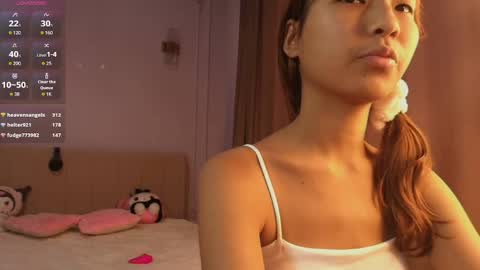 Snapshot of lihnpham chatting on 04.15.26 Lihn Pham online show from 04.15.26