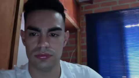 Snapshot of liiam_collins chatting on 11.23.25 liiam online show from 11.23.25