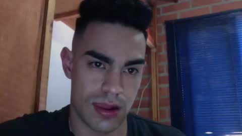 Snapshot of liiam_collins chatting on 12.21.25 liiam online show from 12.21.25