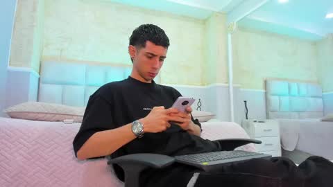 Snapshot of liiamhudson_ chatting on 02.28.25 L I I A M online show from 02.28.25