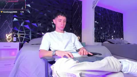 Snapshot of liiamhudson_ chatting on 03.09.25 L I I A M online show from 03.09.25