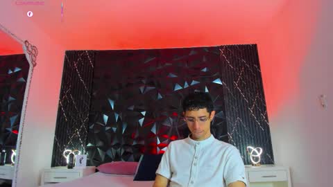 Snapshot of liiamhudson_ chatting on 09.21.25 L I I A M online show from 09.21.25