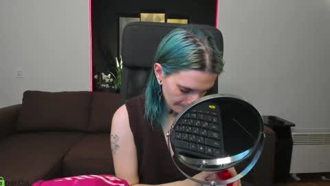 Snapshot of lika_haris chatting on 09.21.25 Lika online show from 09.21.25
