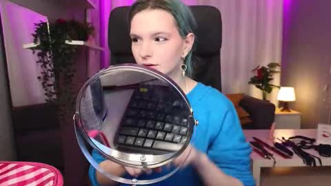 Snapshot of lika_haris chatting on 09.29.25 Lika online show from 09.29.25