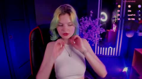 Snapshot of lika_sky chatting on 05.15.26 lika_sky online show from 05.15.26