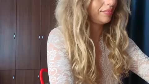 Mia                   Onlyfans link -  online show from 04.15.26