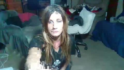 Snapshot of likerightnow chatting on 12.14.25 likerightnow online show from 12.14.25