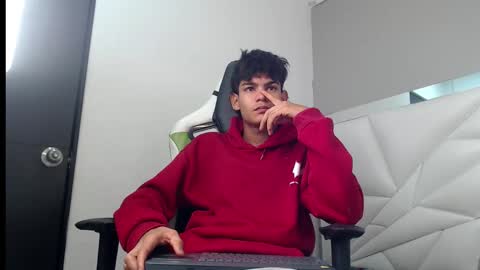 Snapshot of lil_babyyy_ chatting on 12.21.25 LIAM online show from 12.21.25