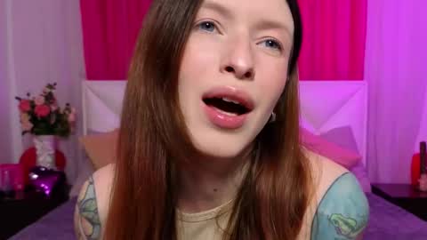 Snapshot of lil_bella_g chatting on 03.18.26 Lil Bella G online show from 03.18.26