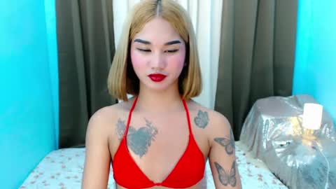 Snapshot of lil_fantacy chatting on 05.23.26 LILY online show from 05.23.26