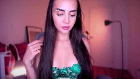 Snapshot of lil_gabbyg chatting on 11.19.25 Gabriela online show from 11.19.25