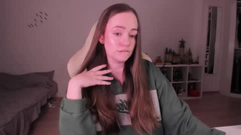 Snapshot of lil_happiness chatting on 11.27.25 for free registration 3 online show from 11.27.25