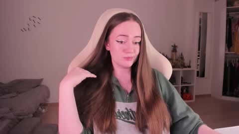 Snapshot of lil_happiness chatting on 11.28.25 for free registration 3 online show from 11.28.25