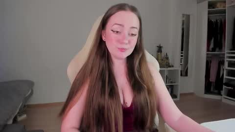 Snapshot of lil_happiness chatting on 03.27.26 for free registration 3 online show from 03.27.26