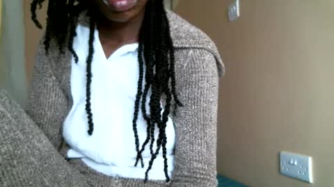 Snapshot of lil_paula chatting on 05.29.26 serenity online show from 05.29.26