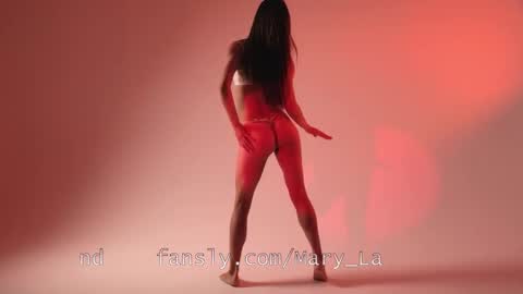 Snapshot of lil_uff chatting on 02.11.26 aka princessmaya online show from 02.11.26