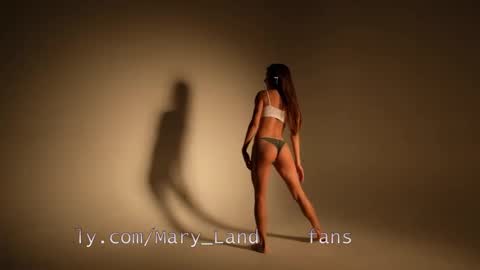 Snapshot of lil_uff chatting on 03.08.26 aka princessmaya online show from 03.08.26