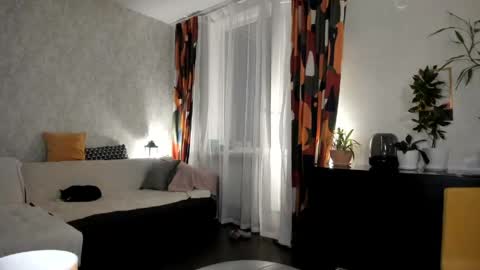 Snapshot of lil_uff chatting on 03.13.26 aka princessmaya online show from 03.13.26