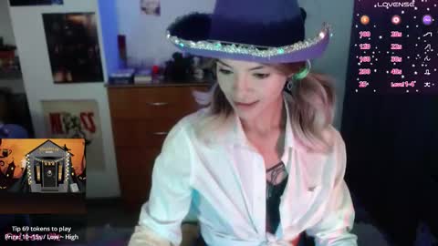 Snapshot of lila_bratz chatting on 10.20.25 Lila online show from 10.20.25