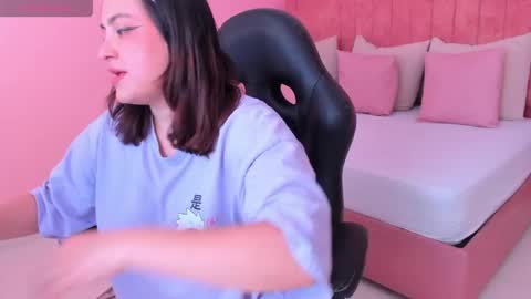 Snapshot of lila_sky_ chatting on 05.12.26 Lila online show from 05.12.26