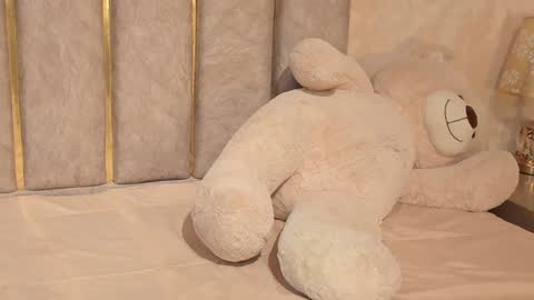 lila bailey  online show from 01.30.25