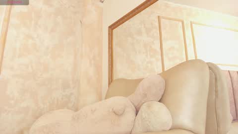 lila bailey  online show from 02.27.25