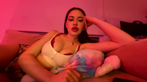 Snapshot of lilbina chatting on 03.08.25 lilbina online show from 03.08.25