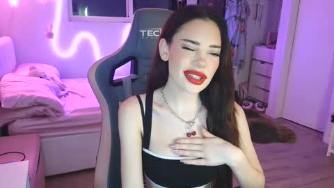 Snapshot of lilbina chatting on 10.04.25 lilbina online show from 10.04.25