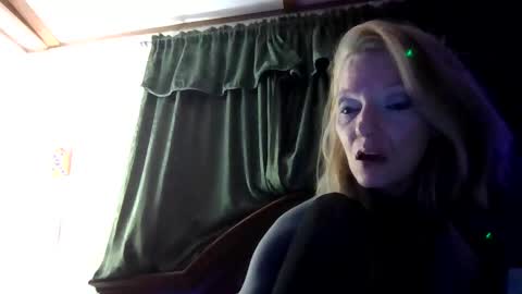 Snapshot of lilbit4u chatting on 12.16.24 lilbit4u online show from 12.16.24
