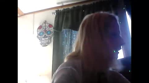 Snapshot of lilbit4u chatting on 12.31.24 lilbit4u online show from 12.31.24