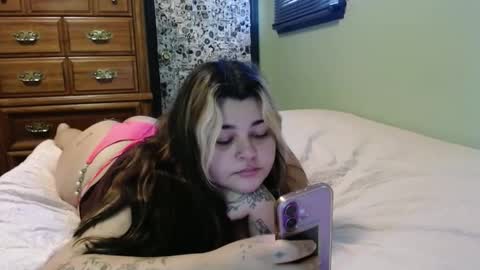 Snapshot of lilcandybits chatting on 09.10.25 candy online show from 09.10.25