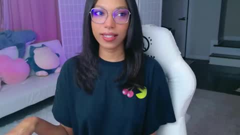 Snapshot of lileviemarie chatting on 03.28.26 evie online show from 03.28.26