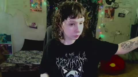 Snapshot of lileyfoxxx chatting on 07.22.26 Lil online show from 07.22.26