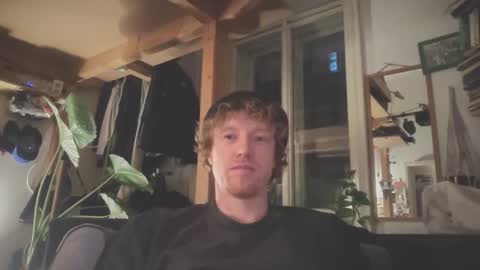 Snapshot of lilginge1 chatting on 10.07.25 lilginge1 online show from 10.07.25