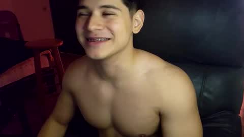 Snapshot of lilhotnando chatting on 02.05.26 Fernando online show from 02.05.26