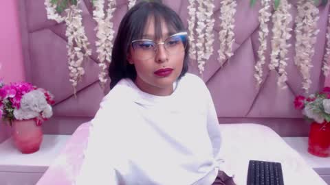 Snapshot of lili_candies chatting on 09.24.25 LILI CANDIES online show from 09.24.25